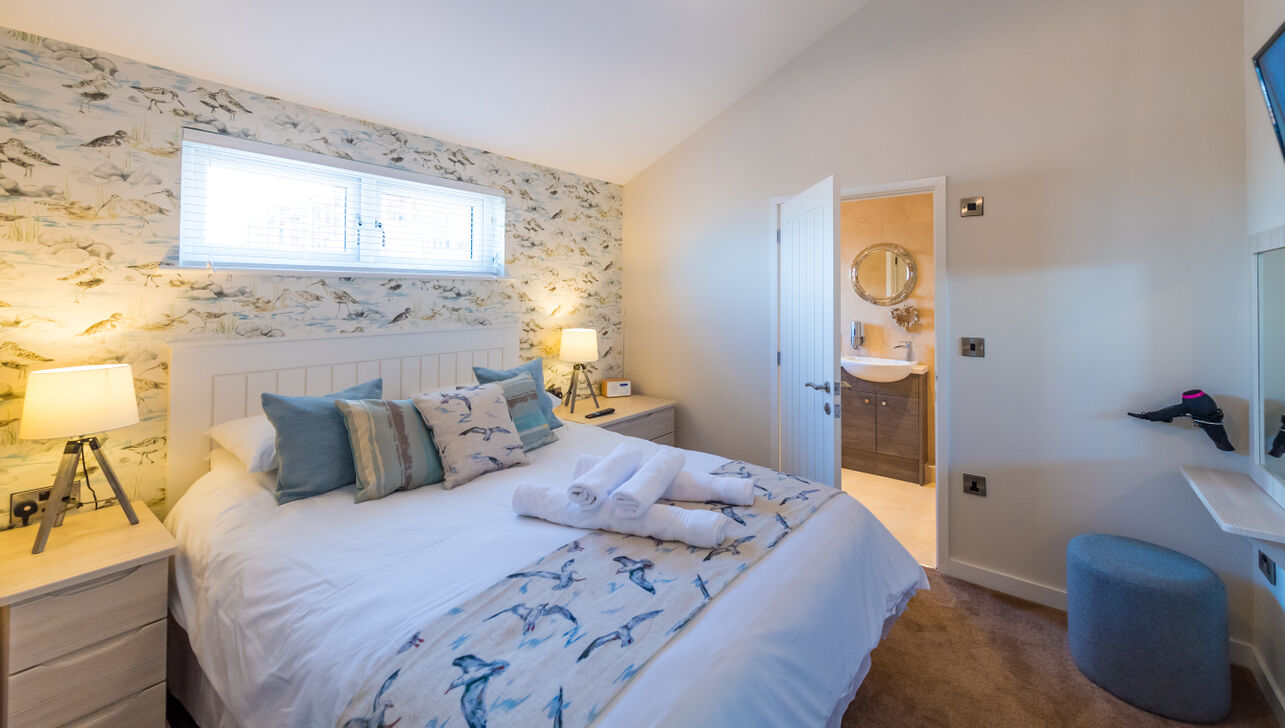 sea breeze apartment lucxury double bedroom