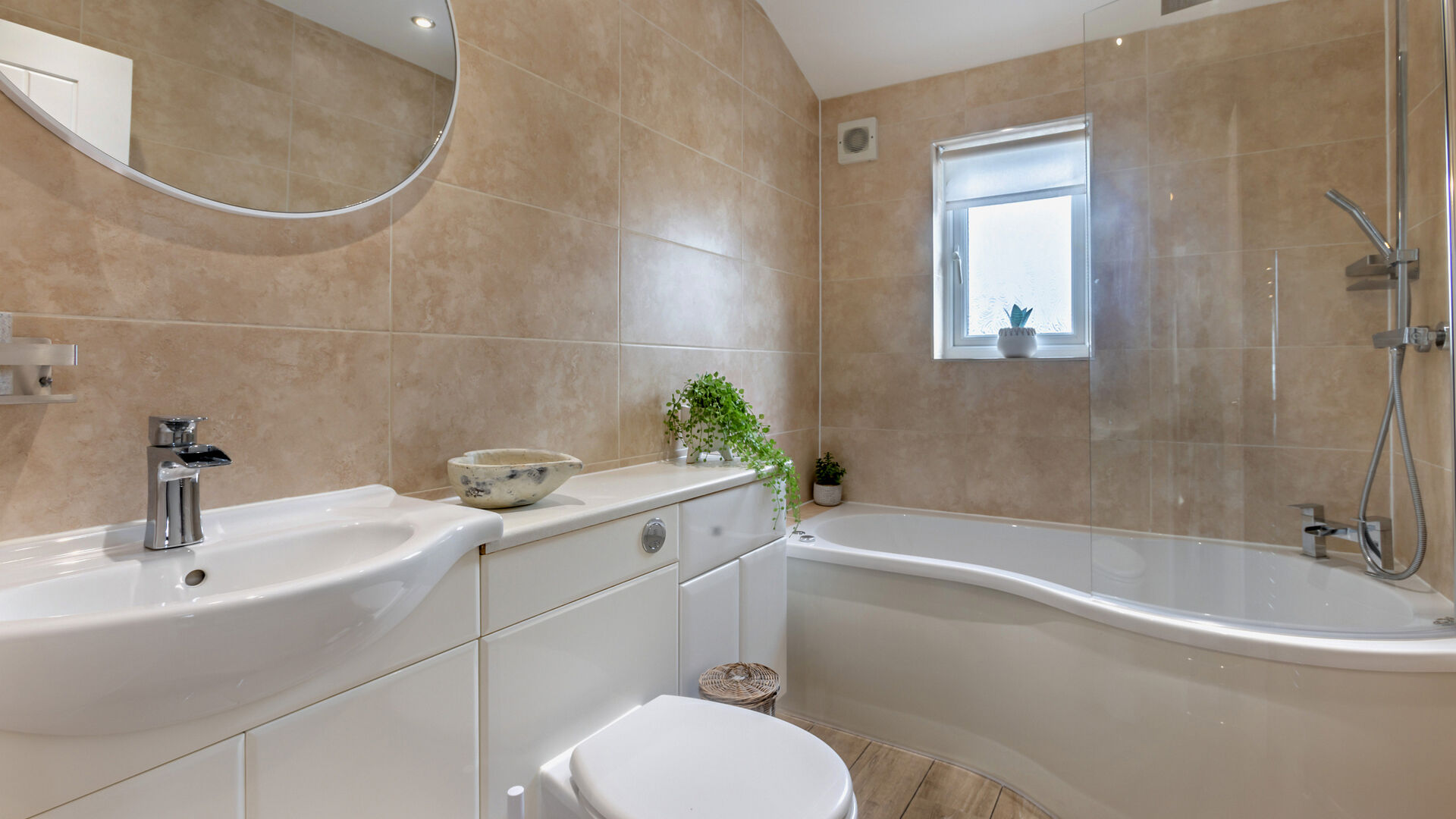 luxury family bathroom at the Breakwater Apartment