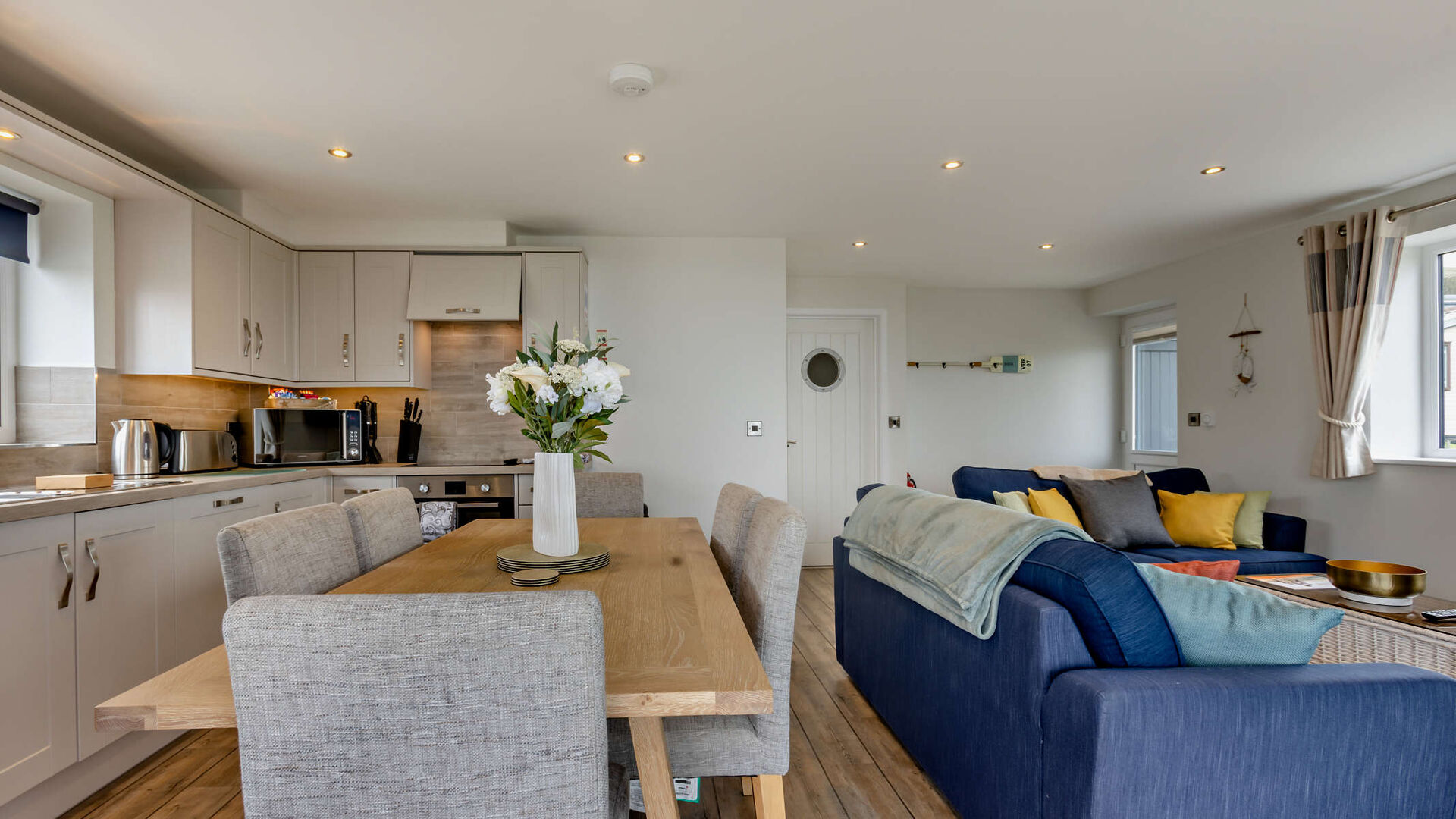 kitchen and dining area at Driftwood apartment