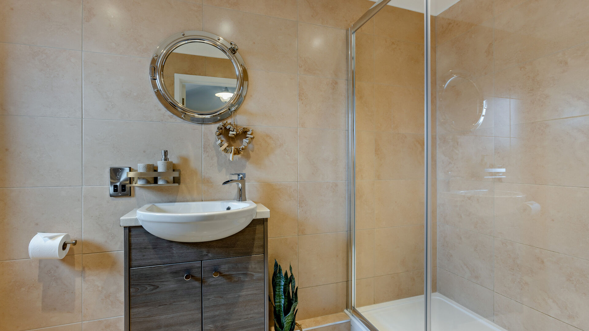 ensuite in Sea Breeze apartment 